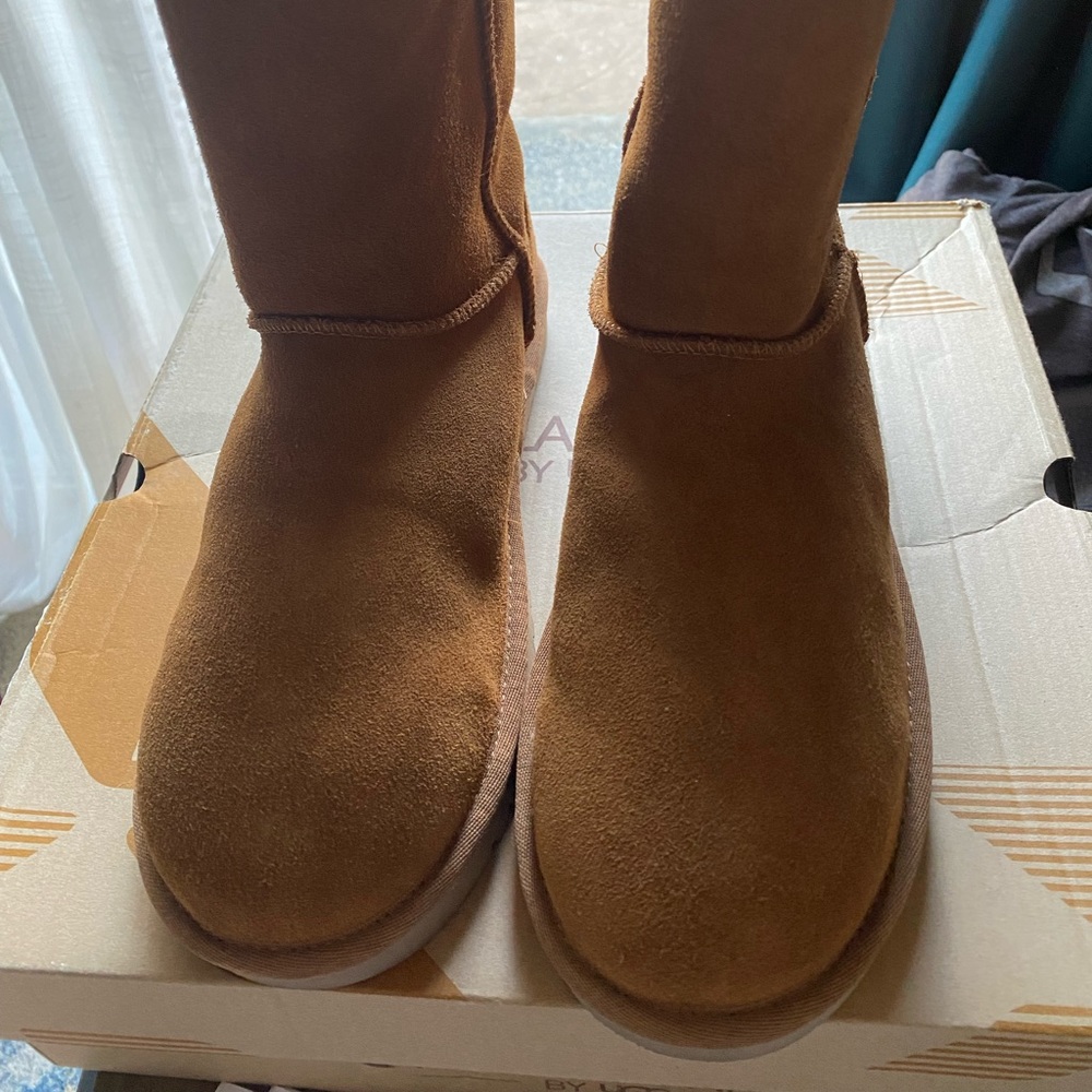UGG boots, Koola short bootie